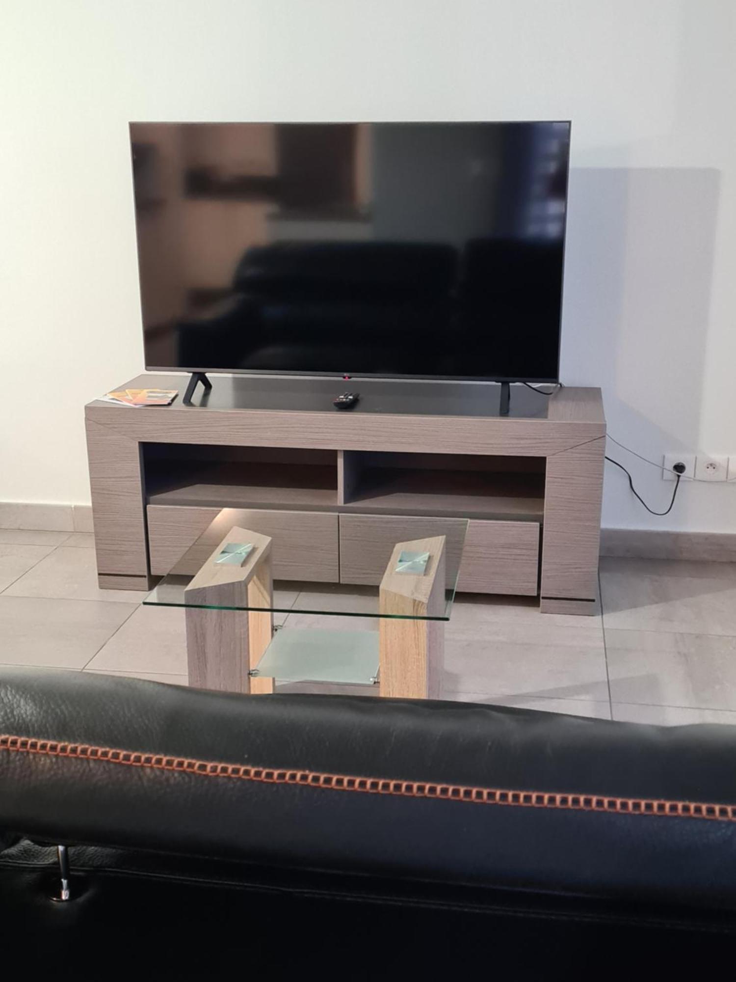 Appartement De Standing Au Centre De Шасьє Екстер'єр фото