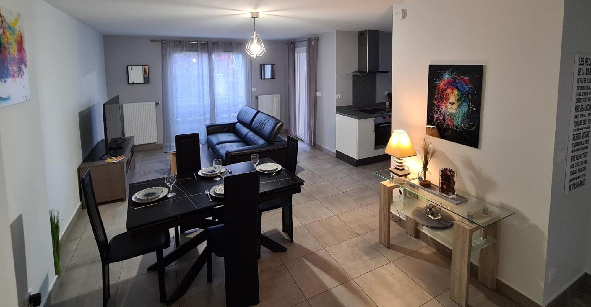 Appartement De Standing Au Centre De Шасьє Екстер'єр фото